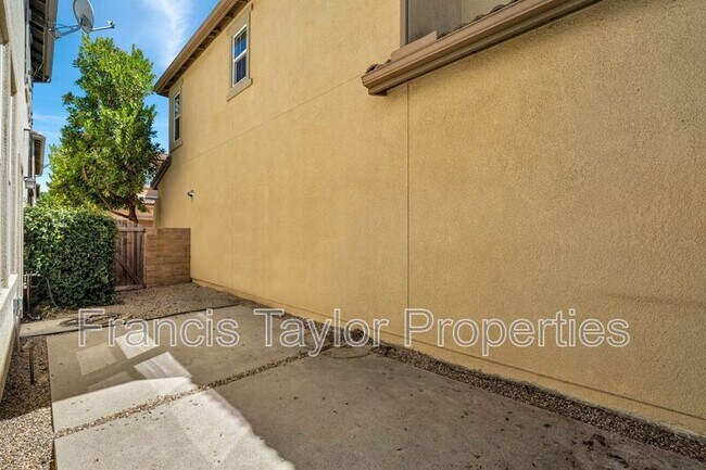 Building Photo - 3615 Glen Ave
