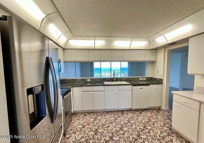 Building Photo - 3740 Ocean Beach Blvd