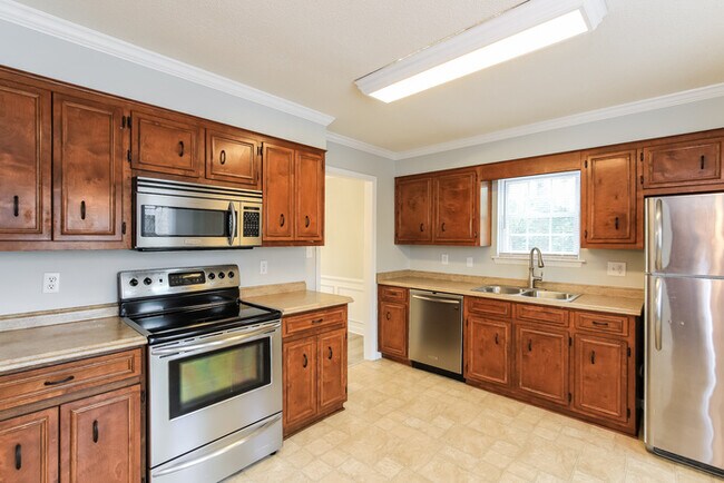 Building Photo - Inviting 3-Bedroom Two-Story in Stone Mill