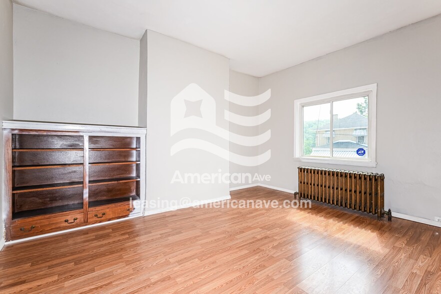 Building Photo - 1605 Mobile Ave