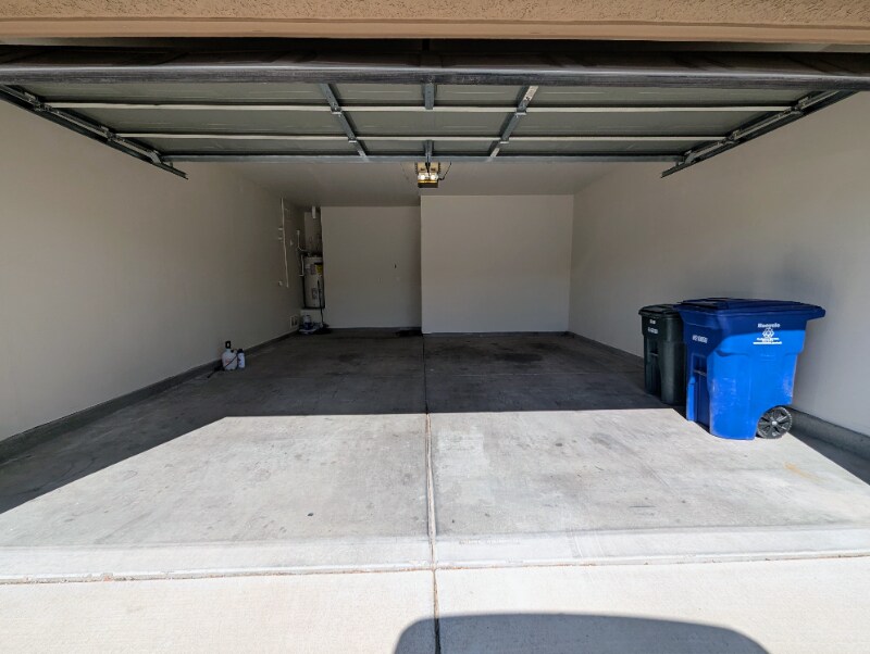 Building Photo - 5389 S Royal Richmond Dr