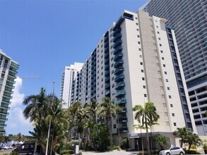 Building Photo - 4001 S Ocean Dr