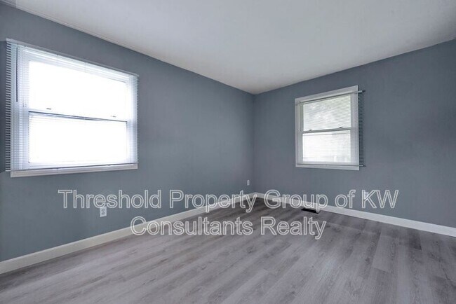 Building Photo - 5809-5811 Pepperwood Court