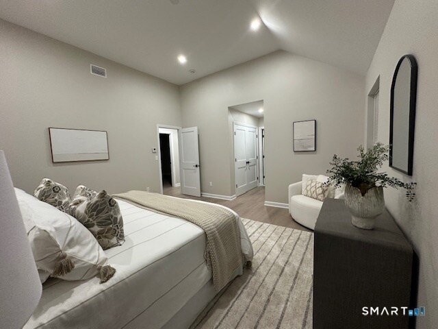 Building Photo - 74 Soundview Ave