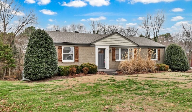 Building Photo - Great Location! Memorial Dr! Beautiful 3 Bedroom 2 Bath Ranch over Unfinished Basement!!