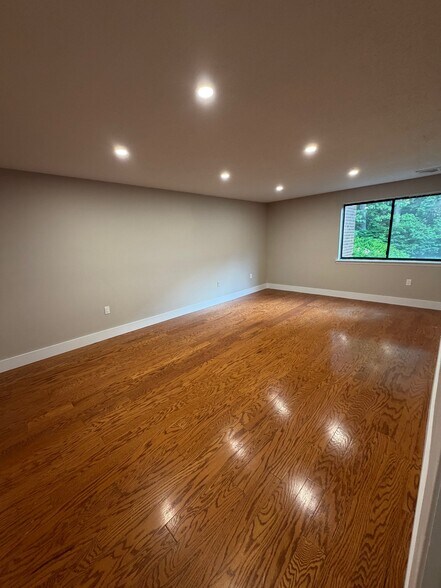 Building Photo - 47 Avonwood Rd