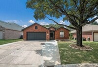 Building Photo - Updated 3-Bedroom Home with Spacious Backyard