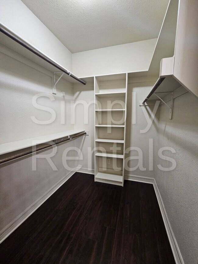 Building Photo - 509 Baylor Dr