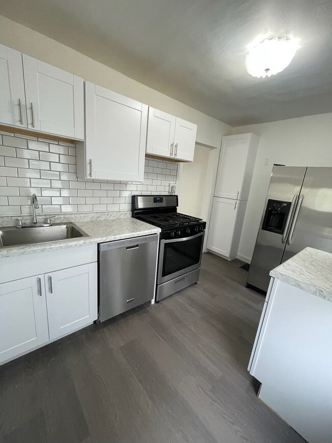 Building Photo - 116 S Hamilton St