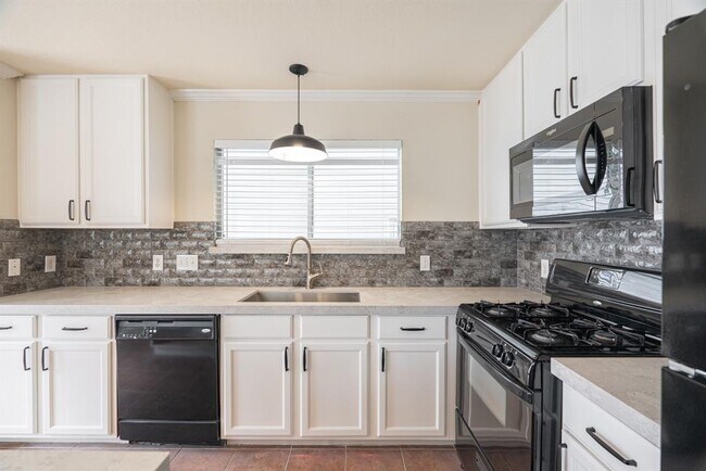 Building Photo - 21815 Grassy Hill Ln