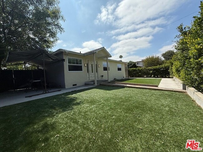Building Photo - 6632 Coldwater Canyon Ave