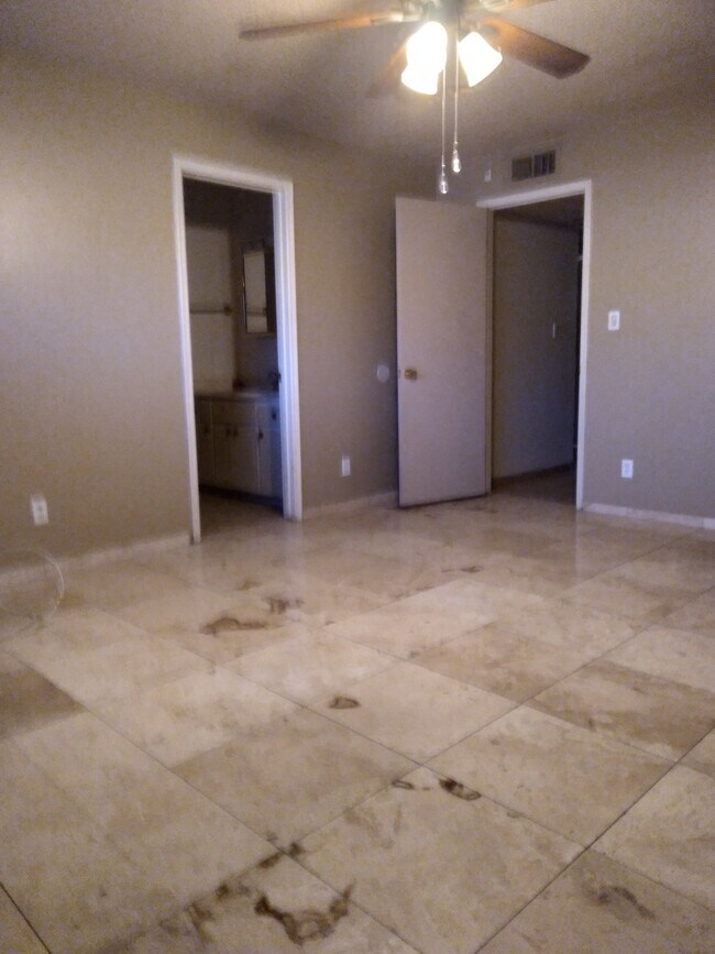 MASTER - 6734 N 19th St