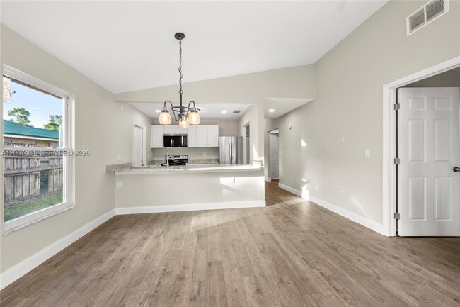 Building Photo - 4779 SE Salvatori Rd