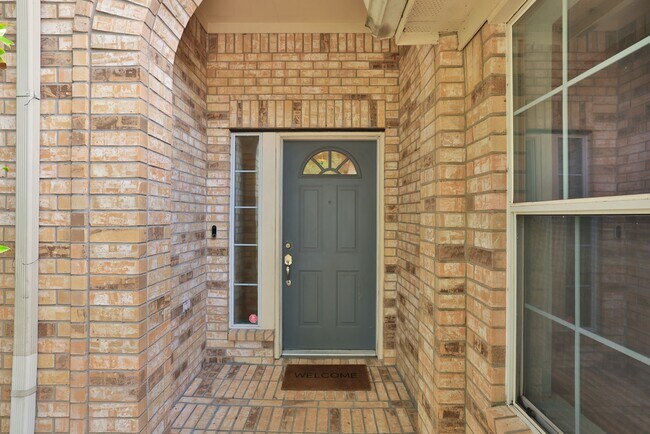 Building Photo - 7 N Regan Mead Cir