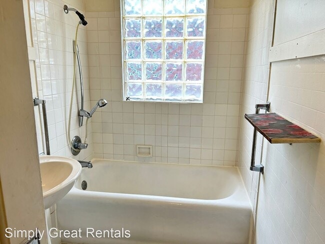 Building Photo - 3 br, 1.5 bath House - 1632 47th Street
