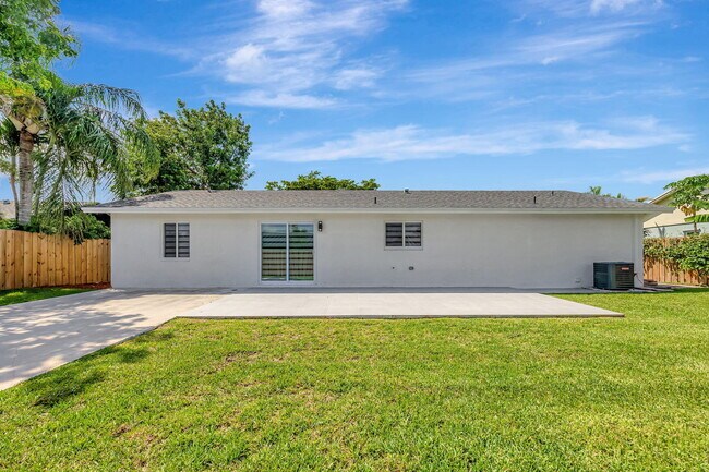 Building Photo - 14851 SW 71st St