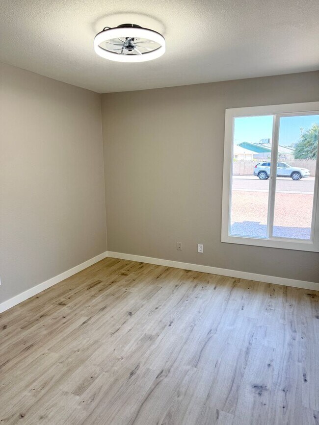 Building Photo - Newly Renovated 3 bedroom 2 bathroom House In Tempe. Private Pool With Pool Service Included