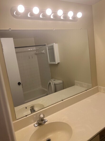 Building Photo - 14015 Vista Dr