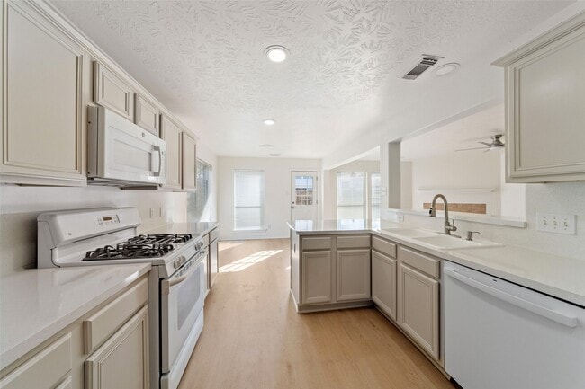 Building Photo - 6734 Atasca Creek Dr