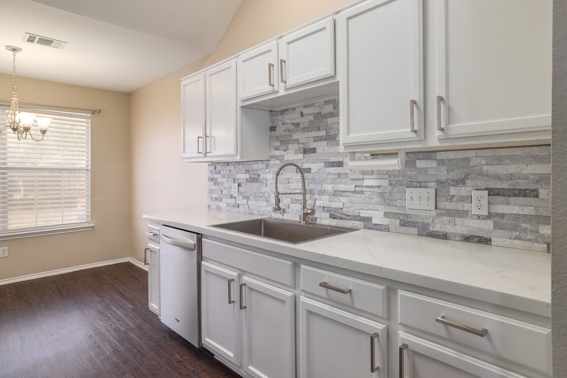 Kitchen - 1019 Leeds Castle Walk