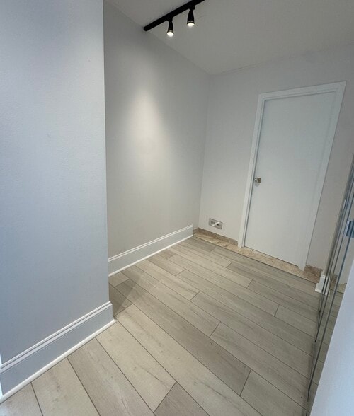 Building Photo - 111 E Chestnut St