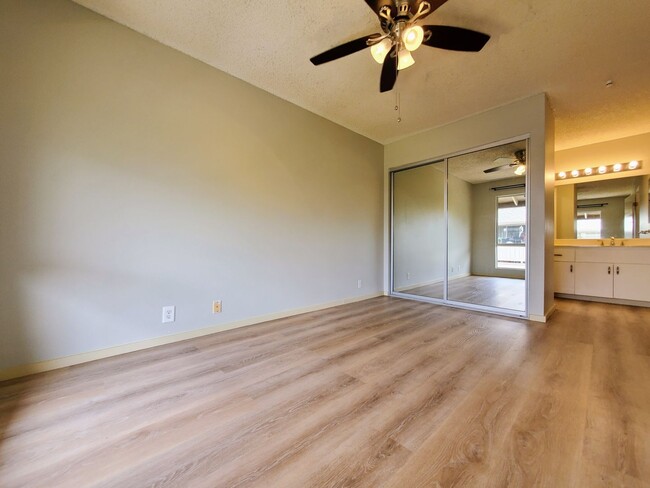 Building Photo - Available March 24, 2025 1 bedroom, 1 bath...