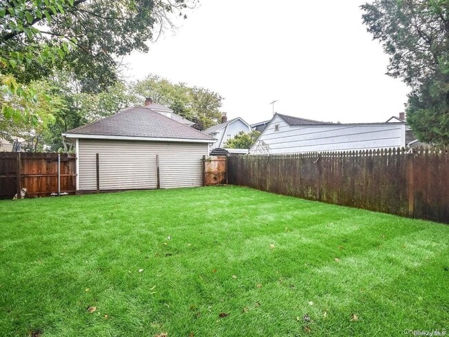 Building Photo - 4 S 8th St