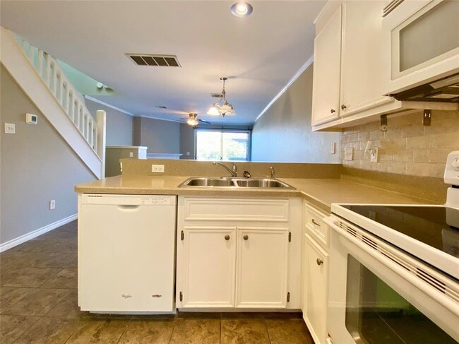 Building Photo - 1804 Capital Pkwy