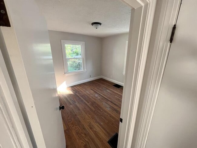 Building Photo - 407 N 42nd St