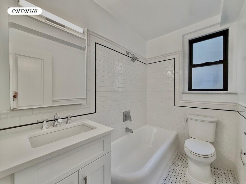 Building Photo - 210 E 68th St