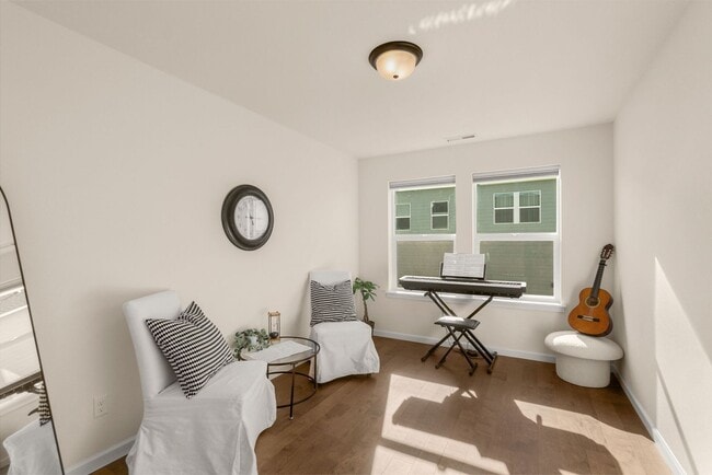 Building Photo - Modern 3 Bedroom, 2.5 Bathroom Townhome in South Cooper Mountain