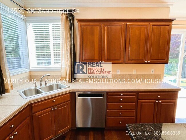 Building Photo - 13530 SW Sandridge Dr
