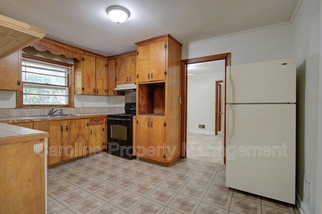 Building Photo - 607 W 19th Ave