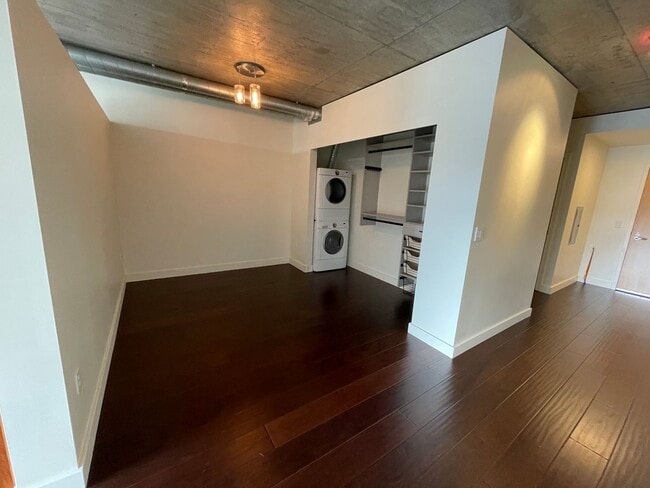 Building Photo - Charming 1-Bedroom Condo with Open Layout & Natural Light!