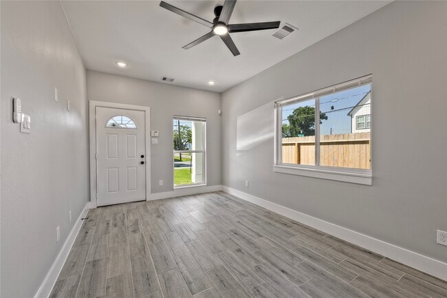 Building Photo - 9301 E Avenue L