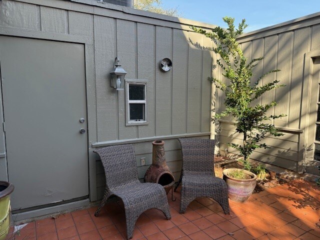 Building Photo - 6511 Kenyon Ln