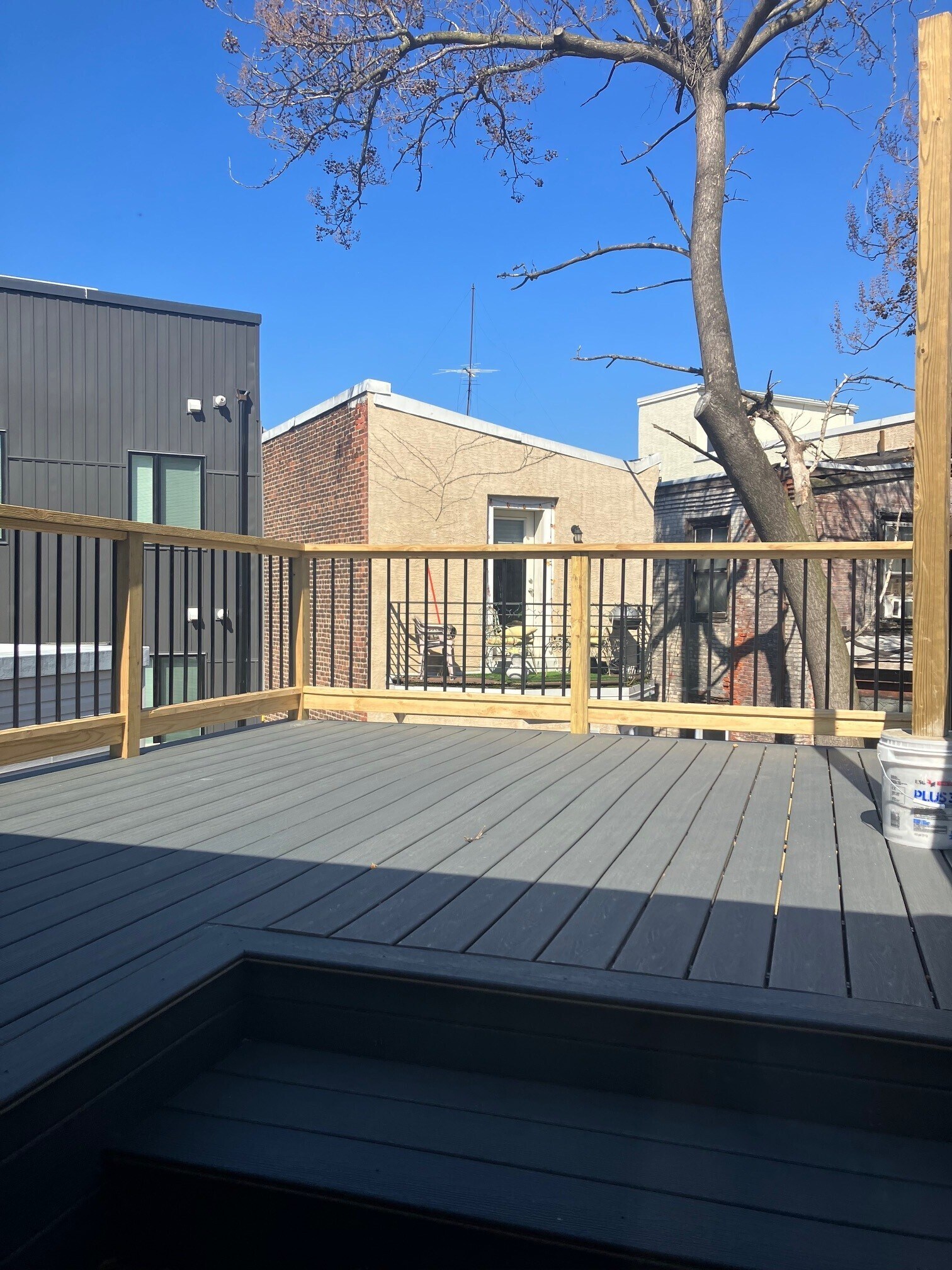 Roof Deck - 1831 Ginnodo St