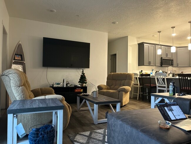 Building Photo - 891 S 2300 E