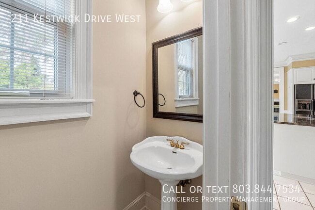 Building Photo - 211 Kestwick Dr W