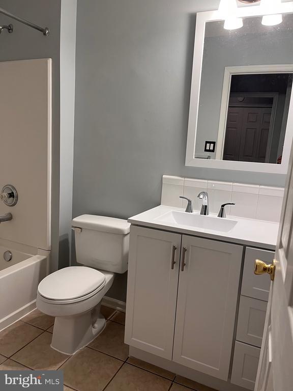 Building Photo - 5902 Coventry Way