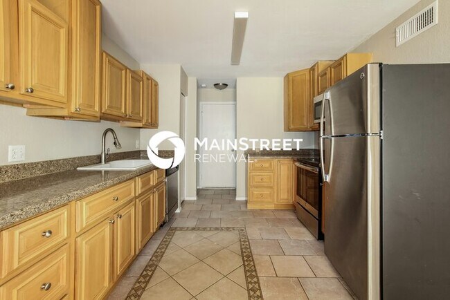 Building Photo - 4 Bedroom Pet-Friendly Home in Glendale, AZ with Main Street Renewal