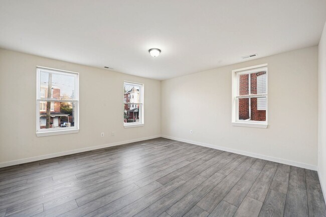 Building Photo - 876 Wynnewood Rd