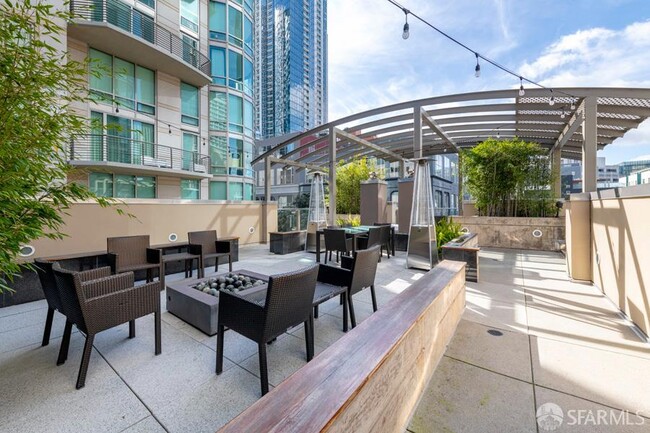 Building Photo - 355 1st St