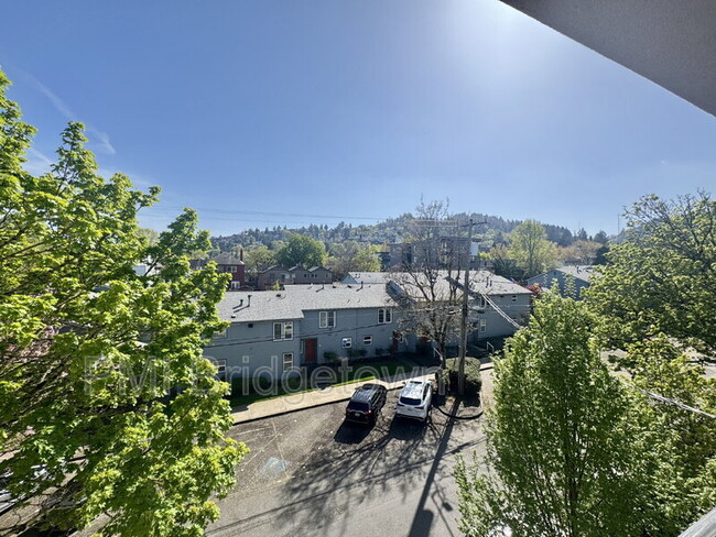 Building Photo - 2611 NW Upshur St