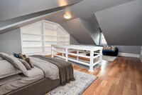 Building Photo - 375 1/2 Main St