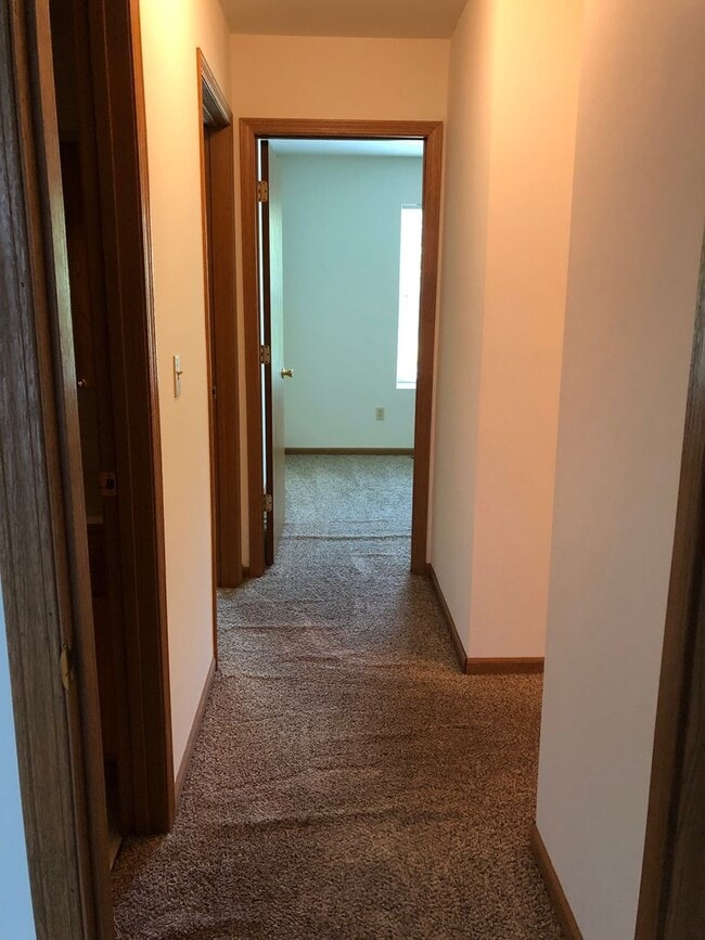 Building Photo - 415 Briden