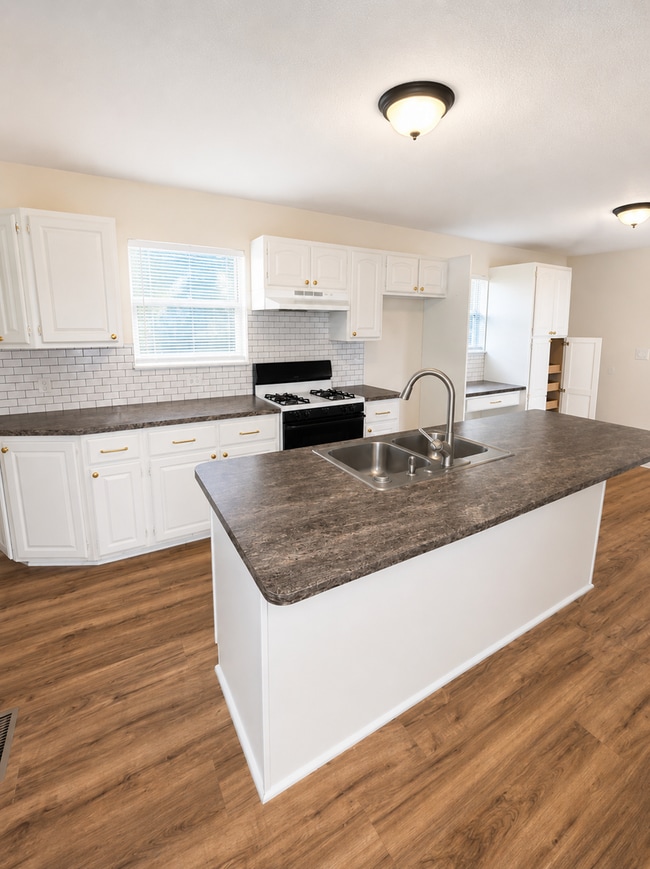 Building Photo - Beautiful 3BD/2BA