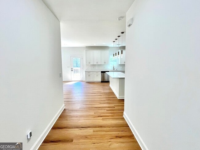 Building Photo - 204 Custer Cir