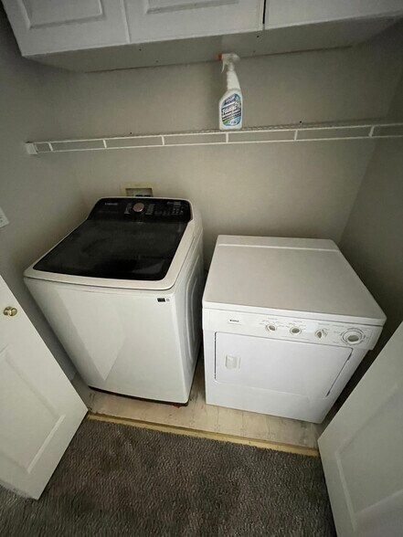 dryer and washer included - 3978 Seagull Ct