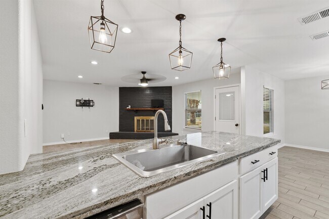 Building Photo - 108 Jaimie Way